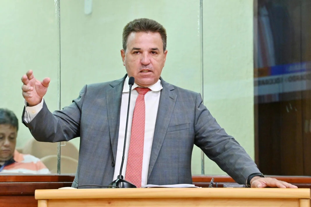Governo do Estado reduz repasses para os poderes