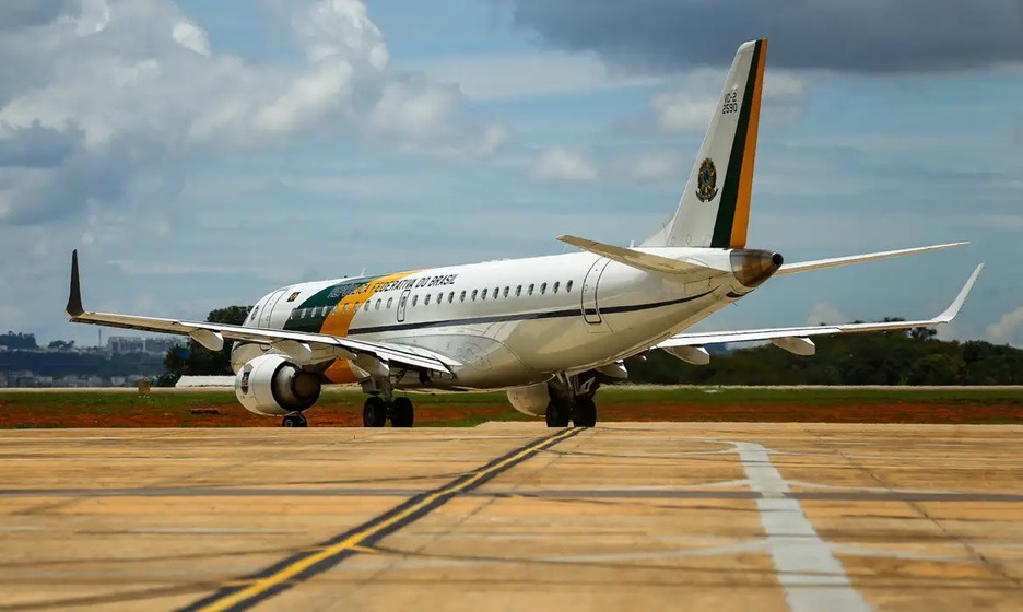 Três militares da FAB são presos por levar drogas em aviões oficiais