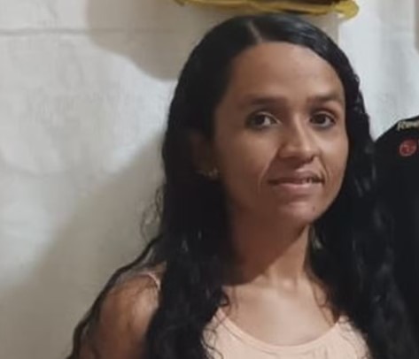 Mulher é encontrada morta em casa com hematomas e corte na cabeça em Extremoz; marido é suspeito do crime