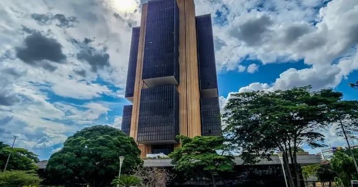 Piora da economia: mercado projeta alta da inflação e queda do PIB em 2025 e 2026