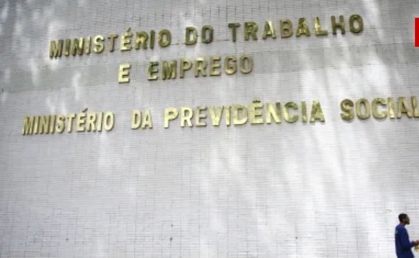 Congressistas também cobram explicações do Ministério da Fazenda sobre suspeitas de rombo em fundo de pensão