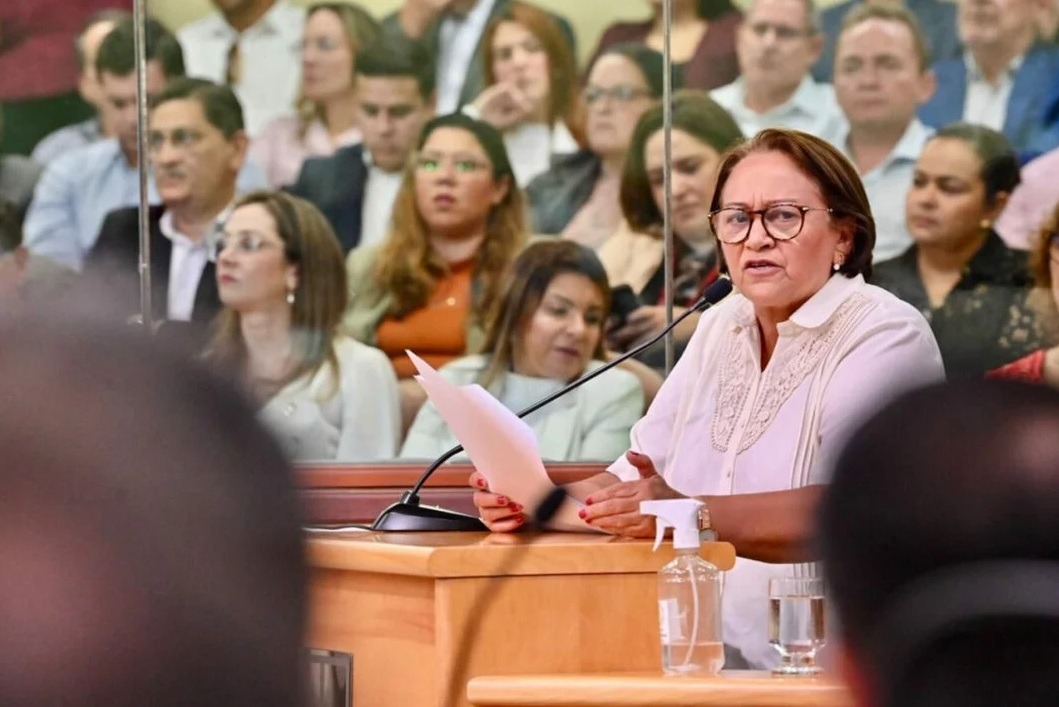 Fátima não garante reajuste do piso para todo magistério