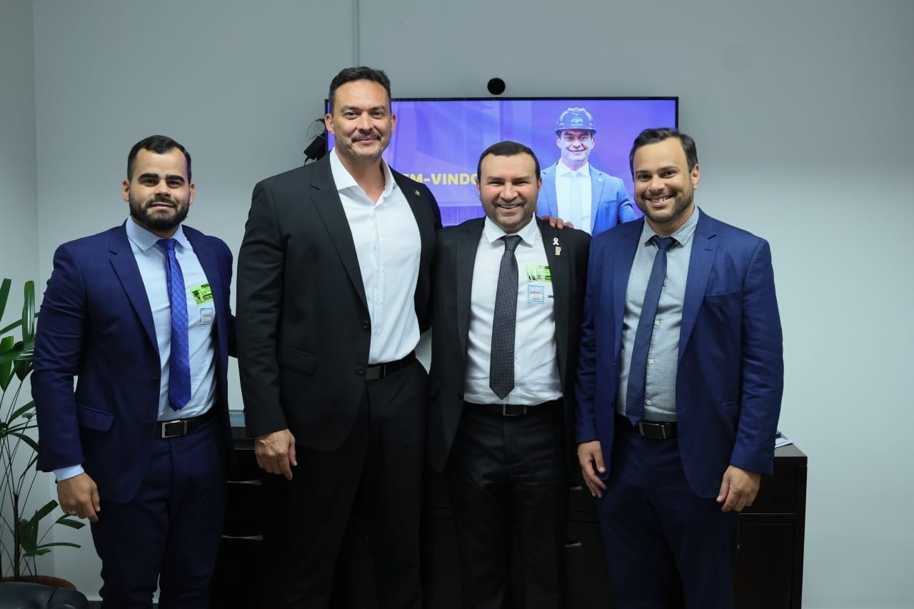 Senador Styvenson Valentim anuncia ao prefeito de Macaíba emenda para drenagem da Avenida Jundiaí 