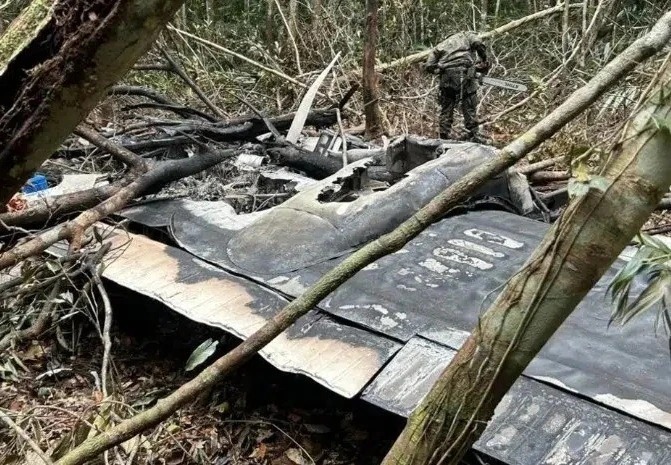 FAB derruba avião venezuelano que trazia drogas para o Brasil