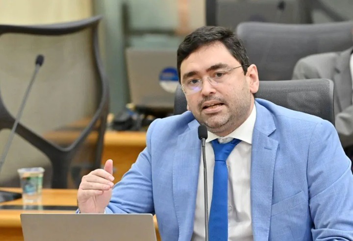 Deputado critica “campanha difamatória” contra engorda de Ponta Negra e diz que alagamentos eram previstos