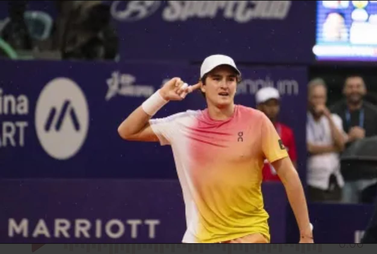 Aos 18 anos, Brasileiro João Fonseca derrota tenista argentino e ganha seu 1º título no ATP