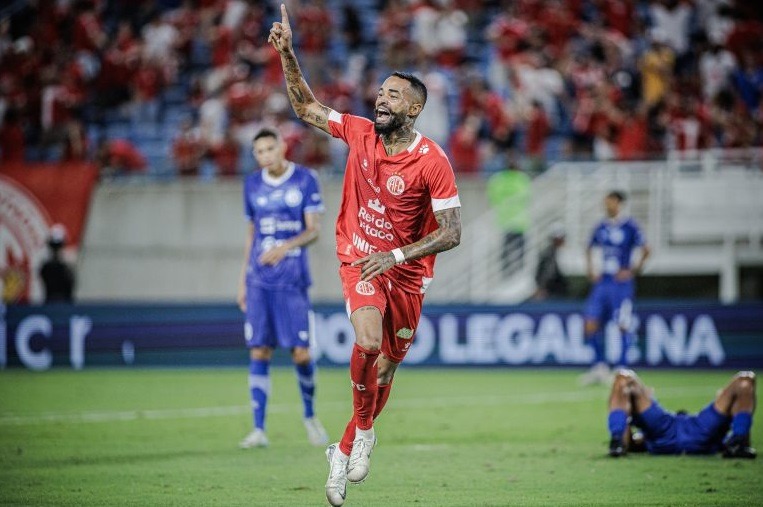 América vira para cima do Confiança na Copa do Nordeste; veja os gols