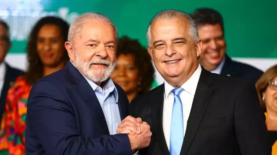 PT quer ‘melar’ acordo eleitoral com PSB para 2026