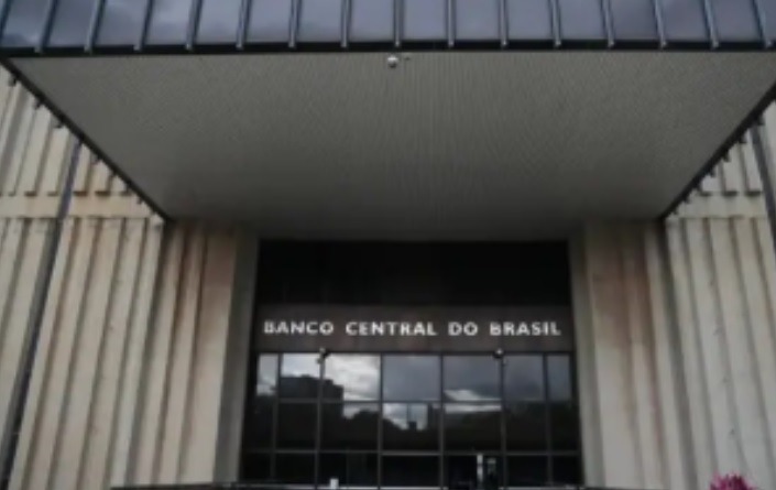 Fundador da XP diz que Brasil vive um cenário pior do que quando Dilma sofreu impeachment