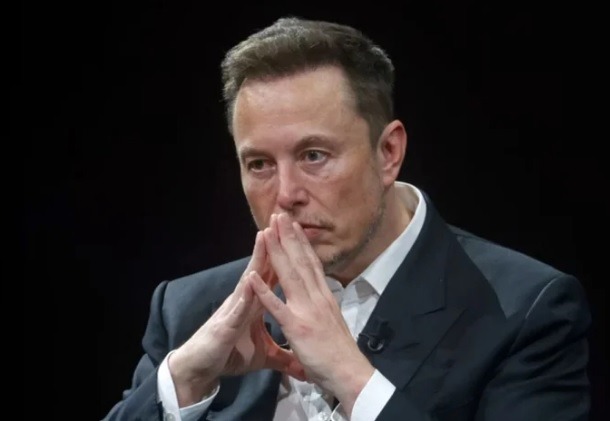 Elon Musk discute sanções a Alexandre de Moraes: “Tem bens nos EUA?”