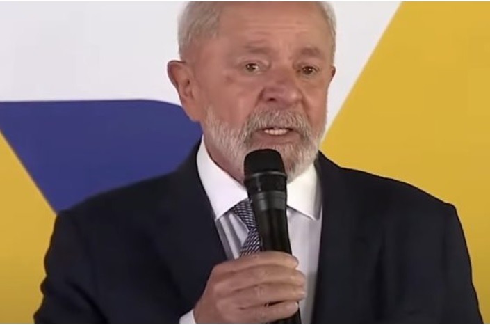 Lula chama macroeconomia de ‘bobagem’ e garante que o Brasil vai crescer