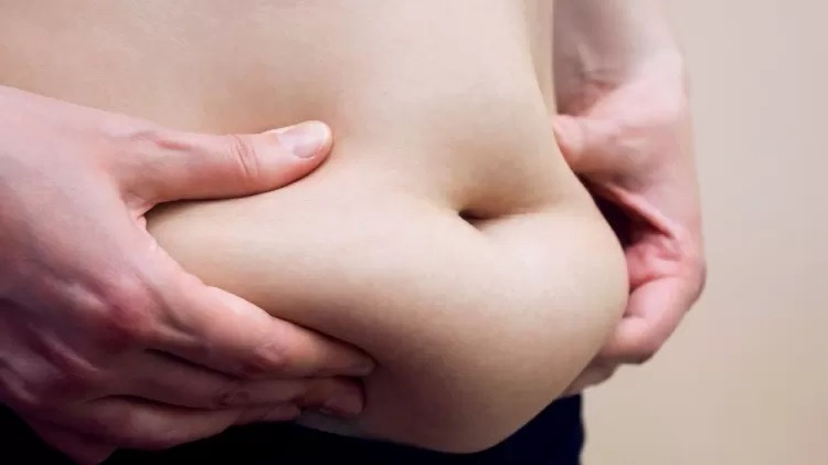 Abdominais não resolvem 'barriga de chope'; o que fazer então?