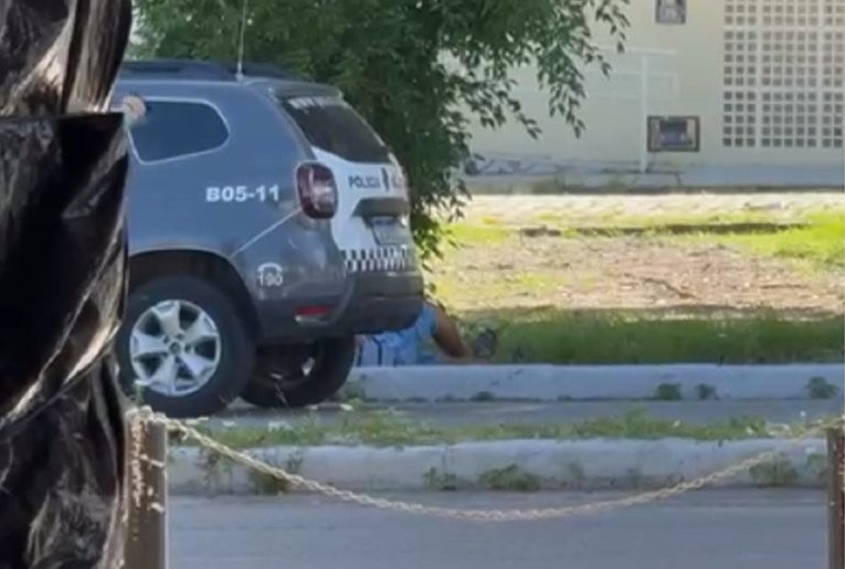 Idoso atira contra irmão, foge da polícia e acaba tirando a própria vida em avenida da Zona Sul de Natal