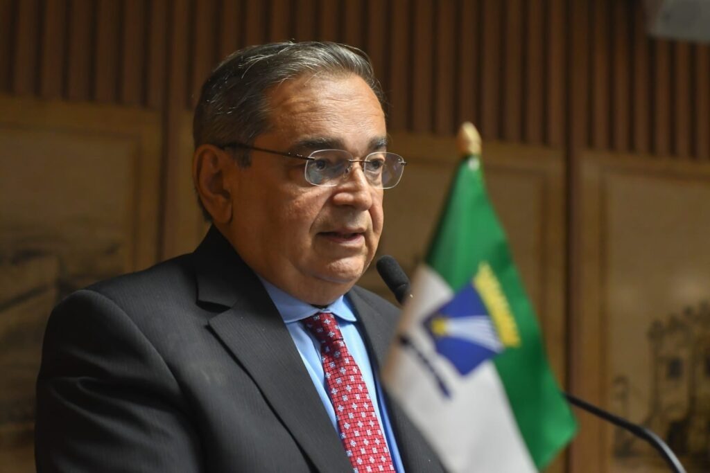 Álvaro Dias anuncia pré-candidatura ao Governo do RN