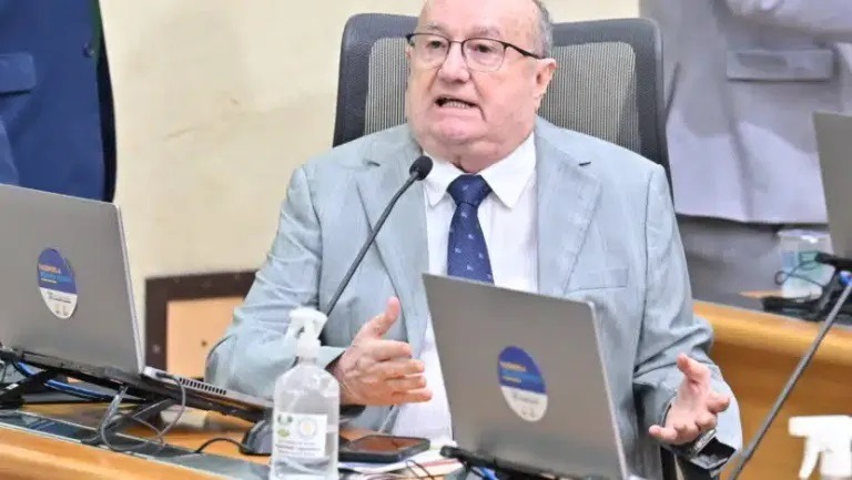 José Dias: ‘Fátima Bezerra tem vida de rainha e ignora os professores’