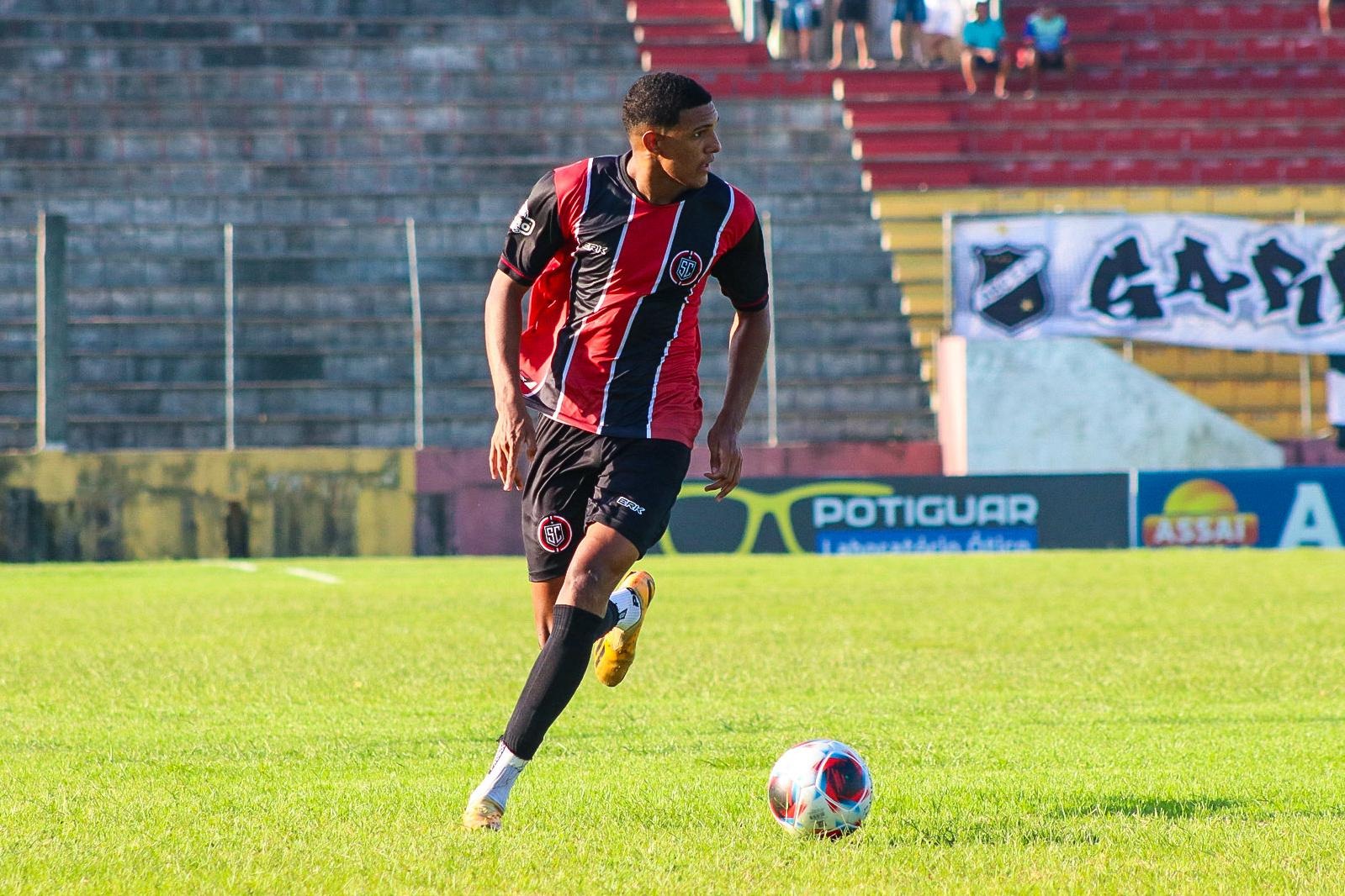Santa Cruz de Natal anuncia retorno de Matheus Bambu, ex-América