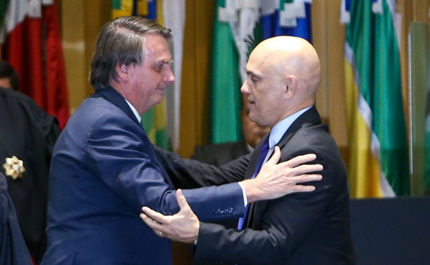 ‘O Alexandre deu azar. Ele mexeu com gente muito poderosa’, diz Bolsonaro