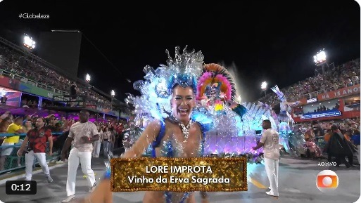 VÍDEO: 'Caiu, levantou e segue o baile', diz Lore Improta após levar tombo e se machucar na Sapucaí