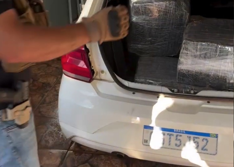 VÍDEO: Prefeitura de Assú afirma que carro encontrado com drogas havia "sumido" da garagem