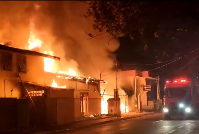 VÍDEO: Incêndio em abrigo deixa 4 mortos e 9 feridos no interior de SP