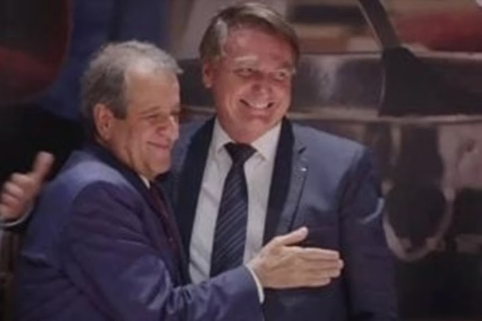 Bolsonaro após decisão de Moraes que autoriza contato: “Morrendo de saudades” do Valdemar
