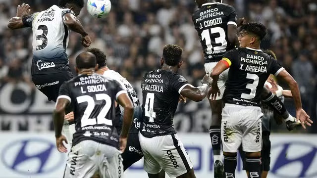 Corinthians vence o Barcelona-EQU, mas é eliminado na Libertadores; veja os gols