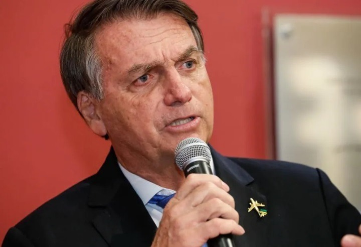 Bolsonaro ironiza possível candidatura de Gusttavo Lima à Presidência: ‘Não conheço’