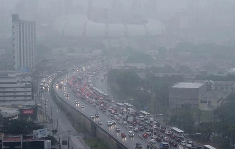 Inmet emite novo alerta de chuvas intensas para Natal e mais 51 municípios; veja lista
