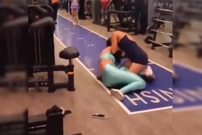 VÍDEO: Casais trocam socos e chutes em academia e são expulsos; ASSISTA