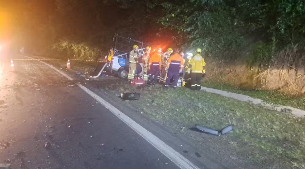 Pai e filho de 6 anos morrem após acidente em estrada do RS