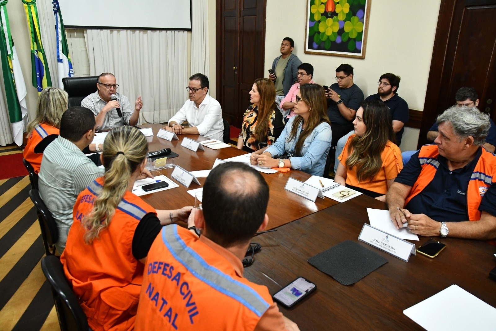Paulinho reúne secretários para atualização de ações integradas de enfrentamento das chuvas