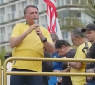 VÍDEO: Bolsonaro diz não ter obsessão pelo poder e que não vai sair do Brasil