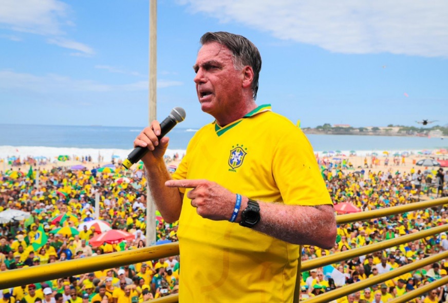 Petistas pedem ao STF medidas cautelares contra Bolsonaro para evitar fuga