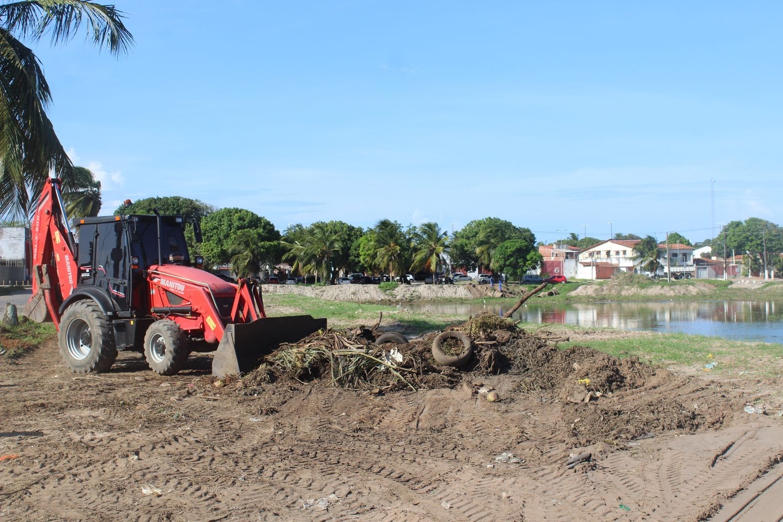 Prefeitura do Natal segue realizando a limpeza das lagoas de captação da cidade