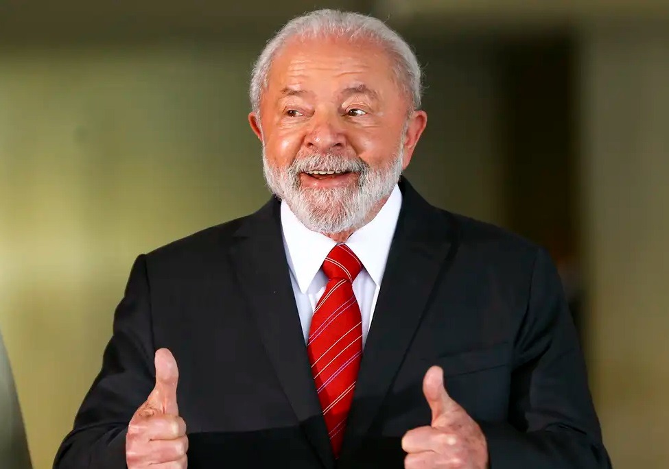 Aprovação de Lula entre mulheres cai para 21%