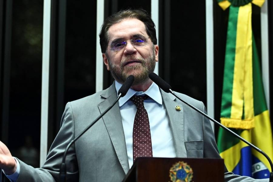 Senador é criticado após falar em ‘enforcar’ ministra Marina Silva e diz que não se arrepende
