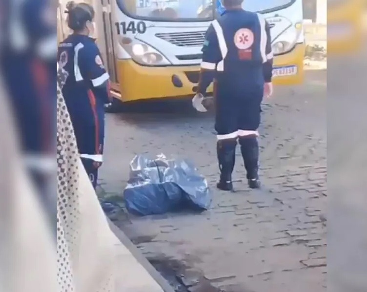 VÍDEO: Idoso passa mal e morre ao subir em ônibus na Zona Norte de Natal