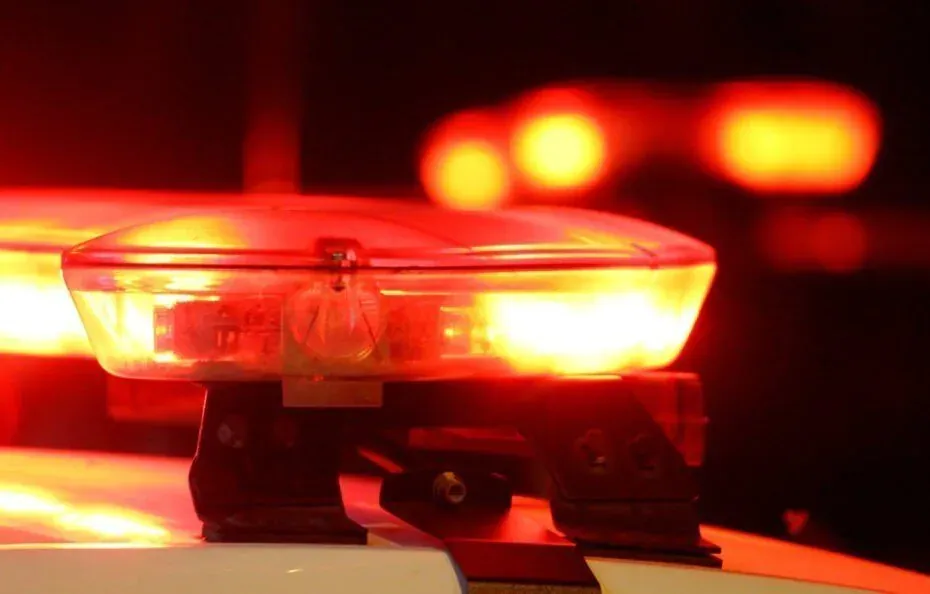 Criança de 5 anos é baleada durante confronto entre facções criminosas na zona Oeste de Natal