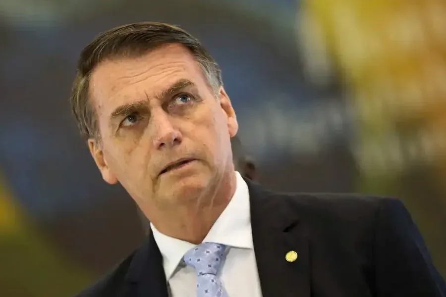 Ministros do STF não descartam plano de fuga de Bolsonaro em andamento com Eduardo nos EUA