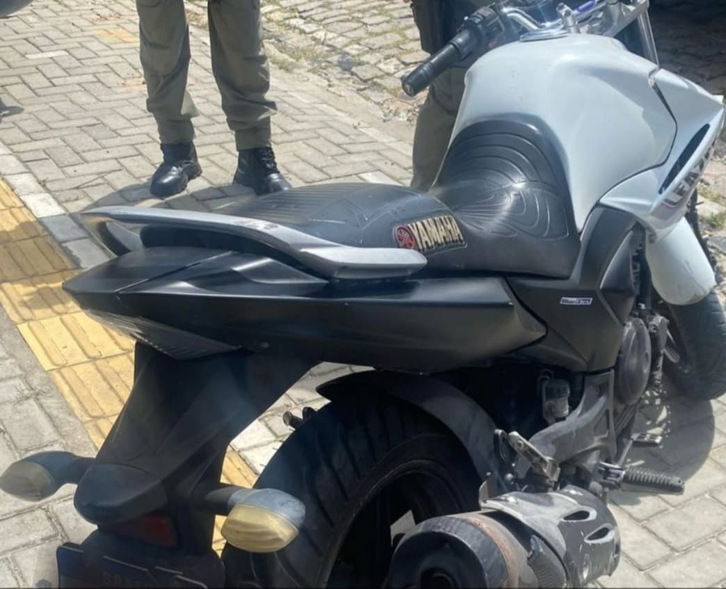 PM recupera motocicleta roubada e prende dois suspeitos na Grande Natal