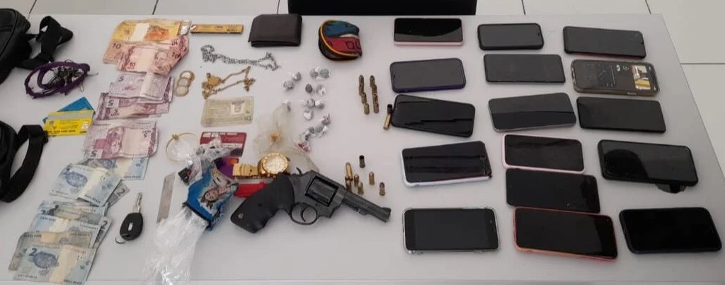 Polícia apreende armas e drogas em festa clandestina na Grande Natal