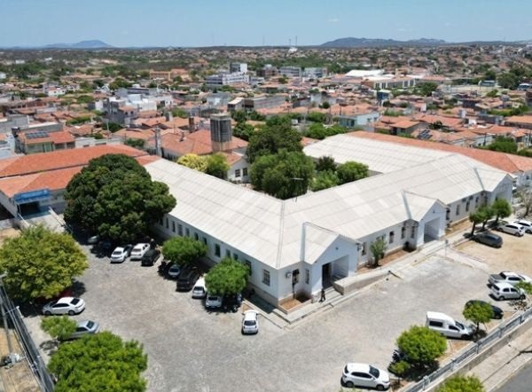 Bebê de 30 dias morre em Caicó à espera de transferência para UTI neonatal