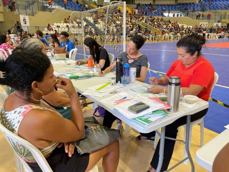 2 mil pessoas são atendidas só no 1º dia do mutirão do Cadastro Único no Nélio Dias