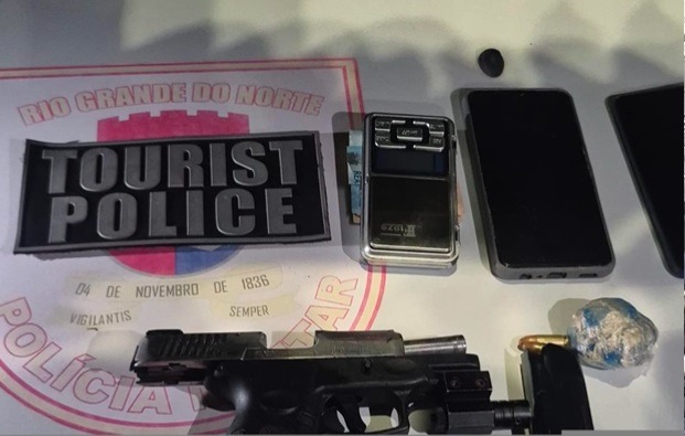 Bandido é preso após tentar fugir para a praia durante buscas em Mãe Luiza