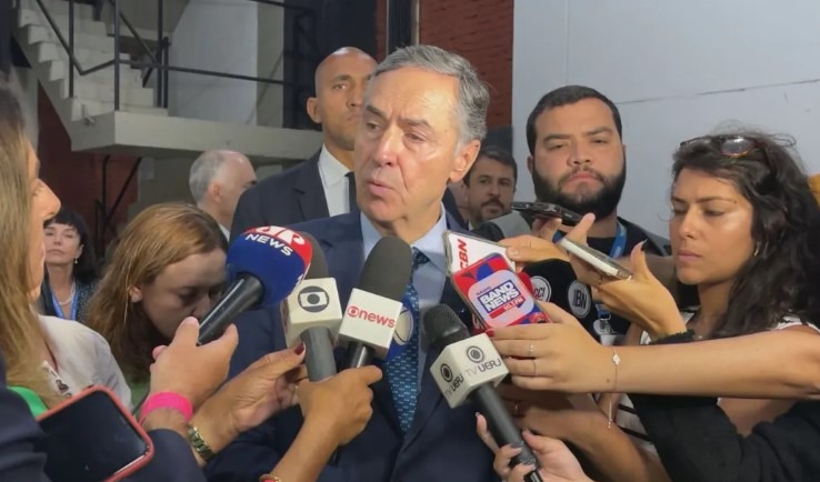 “Seria bom julgar esse ano para evitar o ano eleitoral”, diz Barroso sobre Bolsonaro