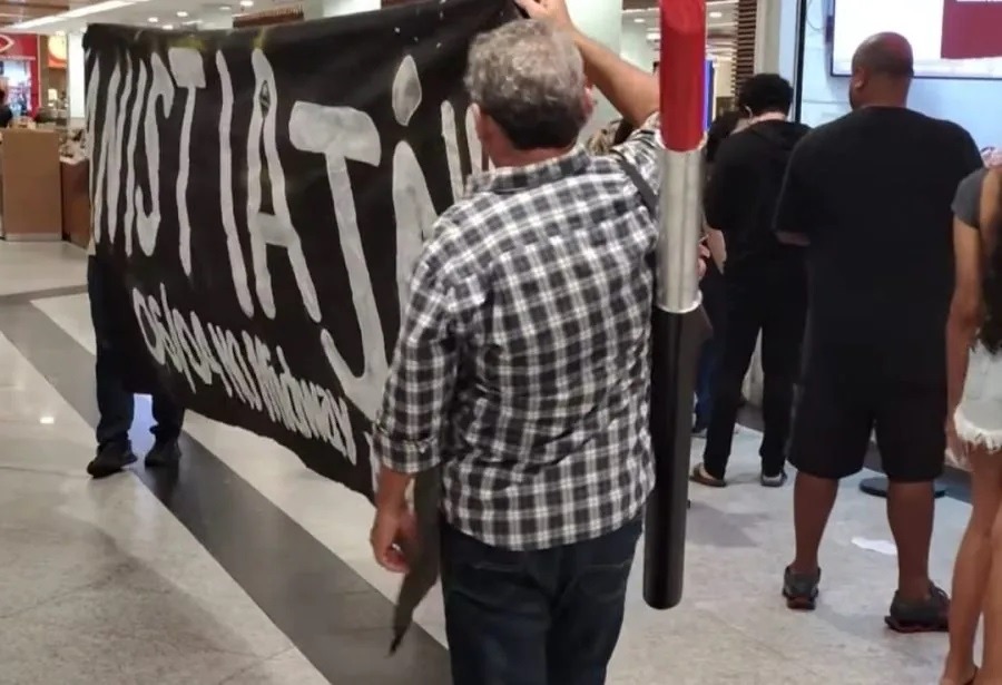 Manifestantes pedem anistia para condenados pelo 8 de janeiro em shopping de Natal