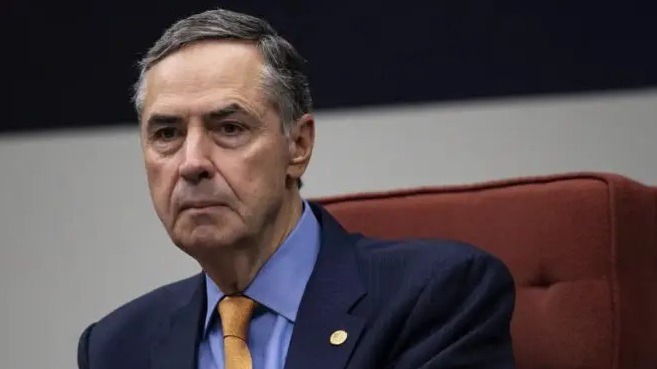 Bolsonaro tem o direito de “emitir opinião”, diz Barroso