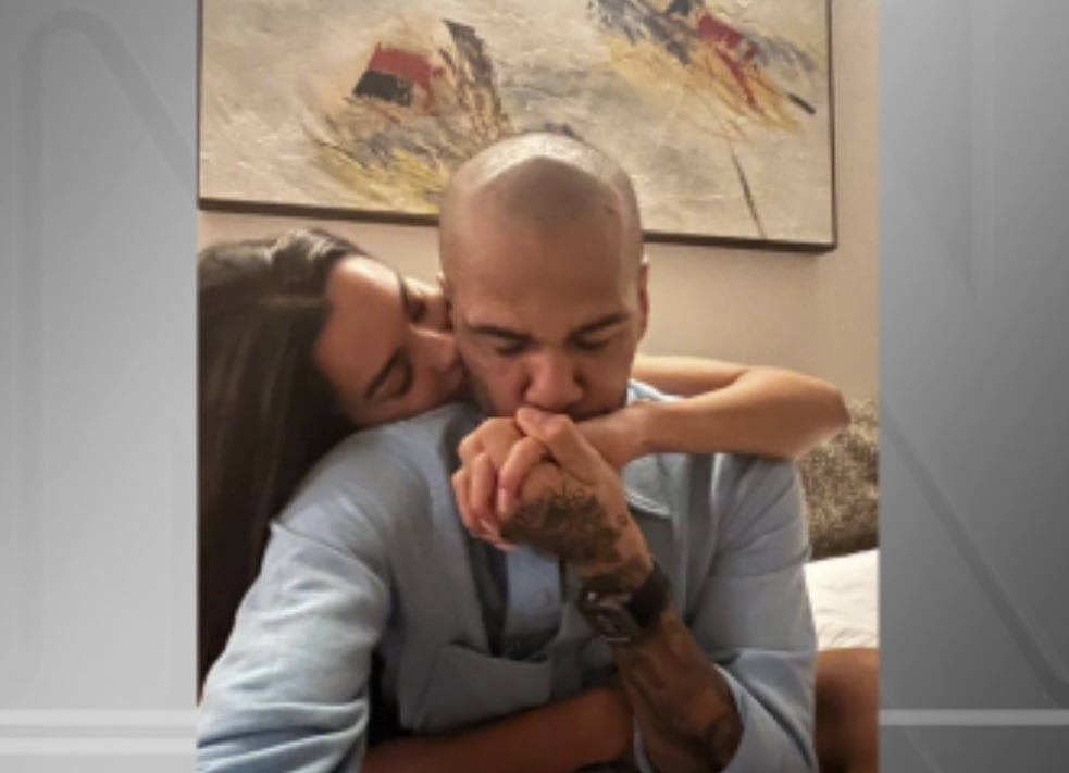 Esposa de Daniel Alves, anuncia gravidez: “último embrião”
