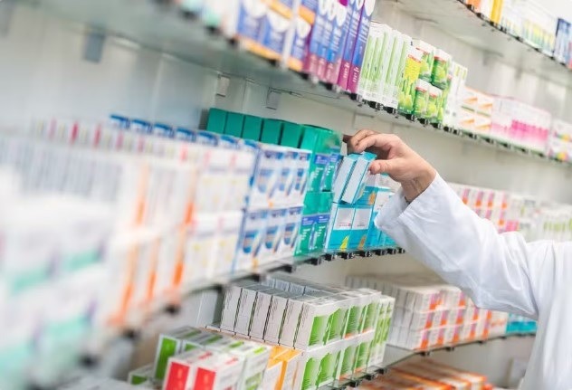 Justiça barra resolução que autorizava farmacêuticos a prescrever medicamentos e gera polêmica