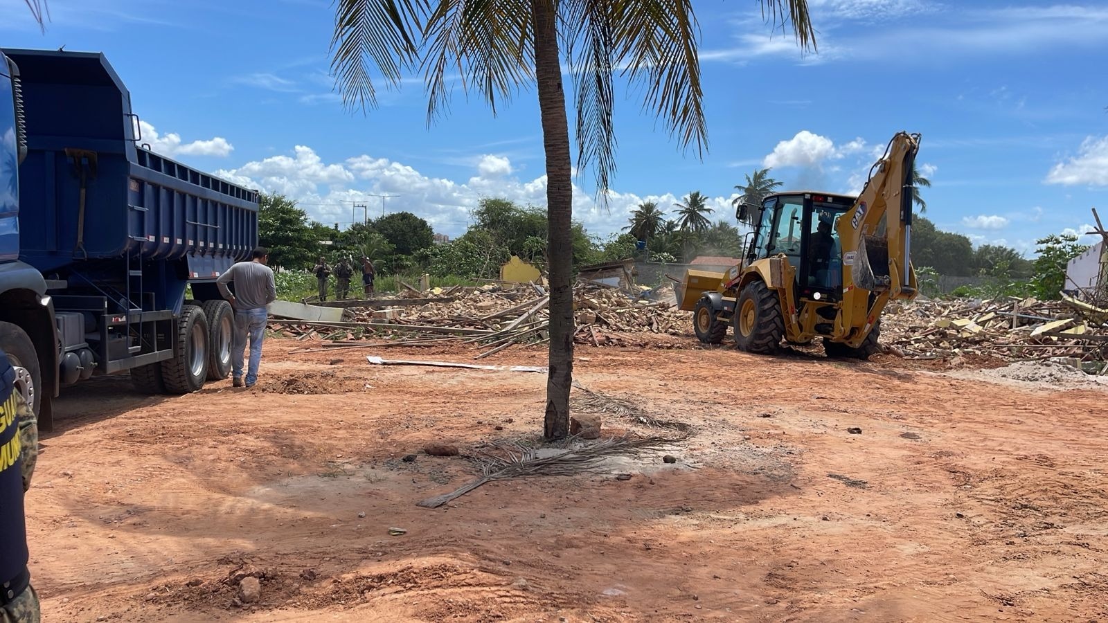 Semurb promove desocupação de área pública na Redinha